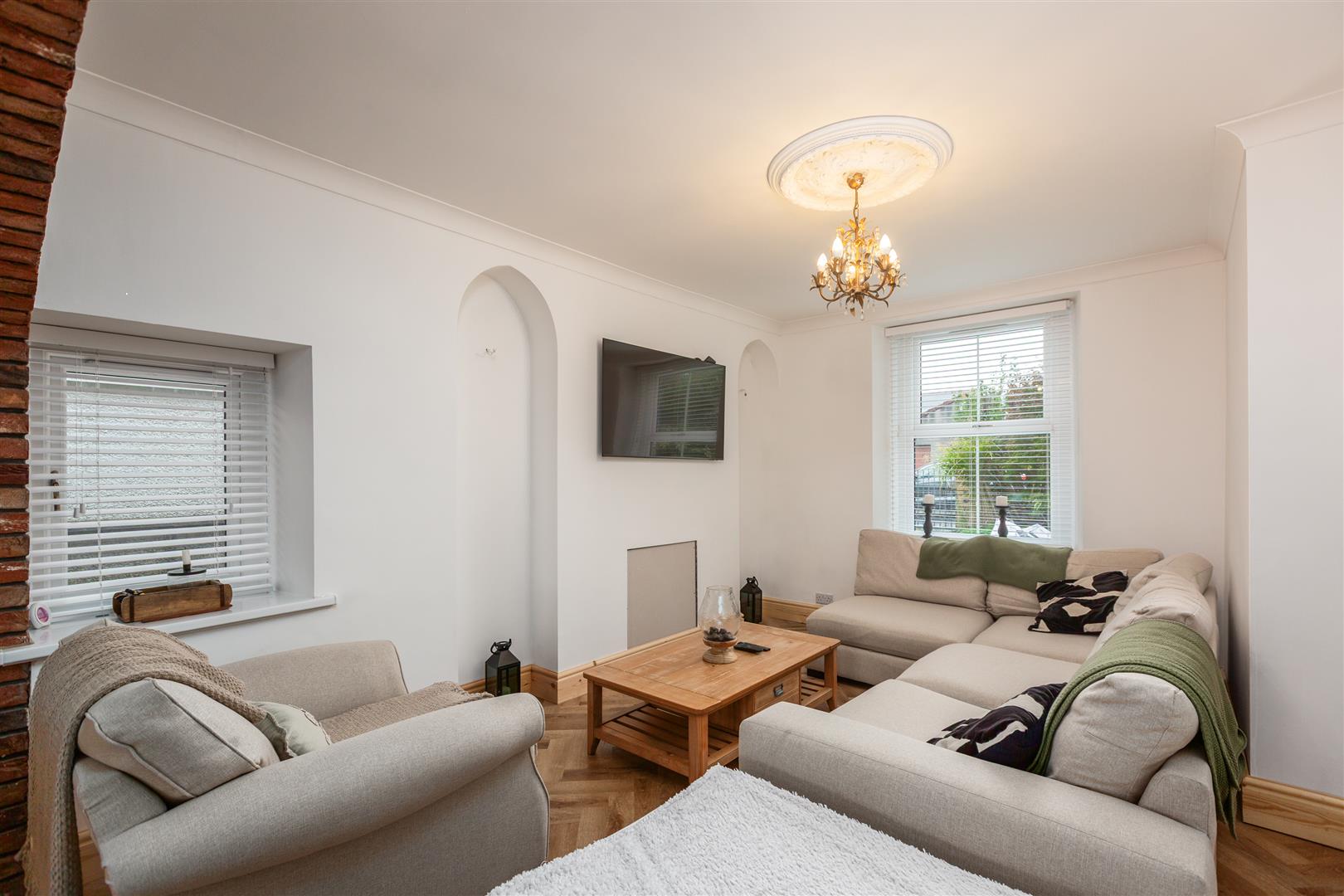 Vardre Road, Clydach, Swansea, SA6 5LP